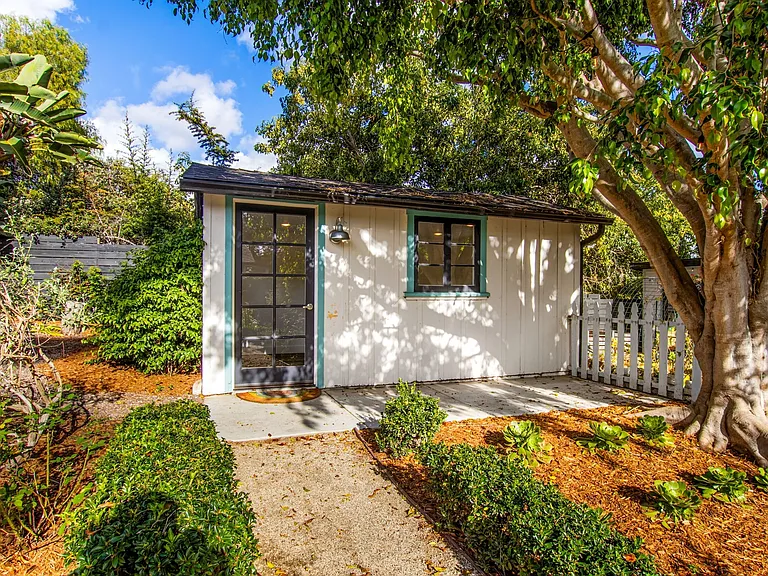 2335 Ivy Rd — Photo 50