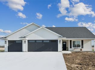 247 Hackberry Dr, Palo, IA 52324