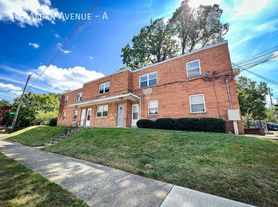 405 Alden Ave