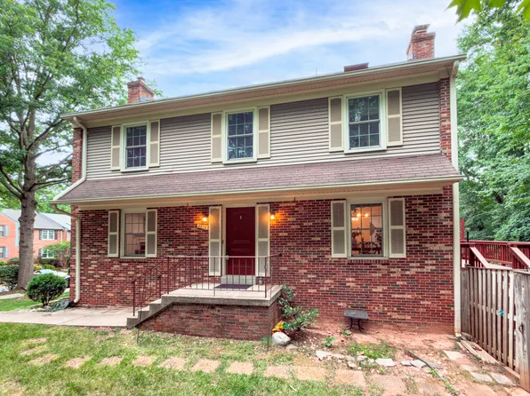 3979 Burning Bush Ct, Fairfax, VA 22033