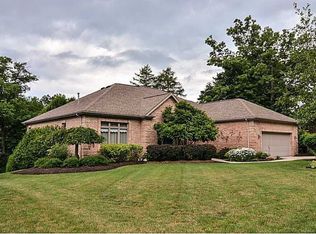 9731 Harmony Dr, Pittsburgh, PA 15237