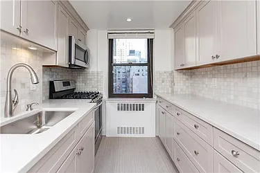 Rented by BARNES New York