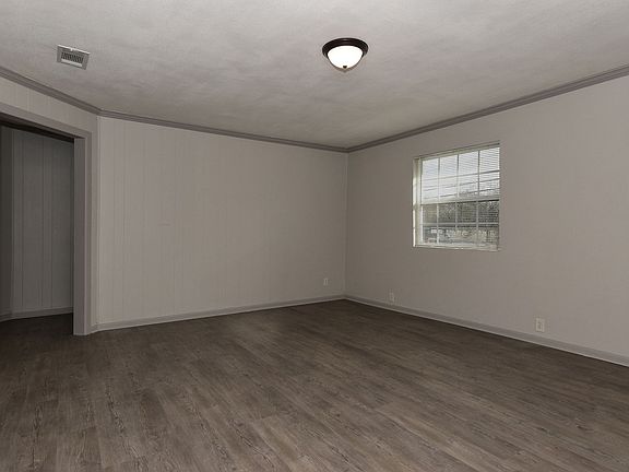 3rd image of 1302 Stanford St
