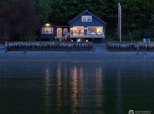 7960 Possession Beach Walk, Clinton, WA 98236