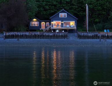 7960 Possession Beach Walk, Clinton, WA, 98236