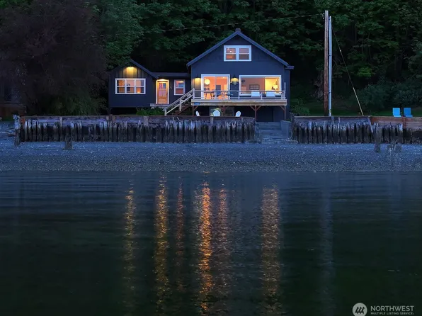 7960 Possession Beach Walk, Clinton, WA 98236