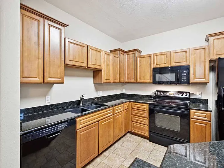 Stone Ridge Estates Apartments & Duplexes — Photo 158