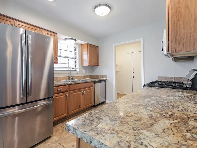 2131 Trishia Ln — Photo 9