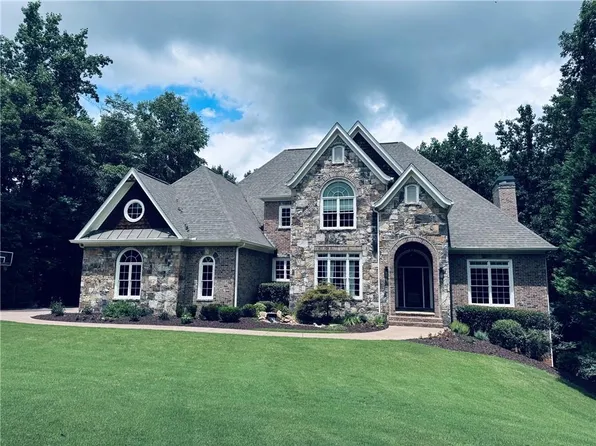 2140 Tee Dr, Braselton, GA 30517