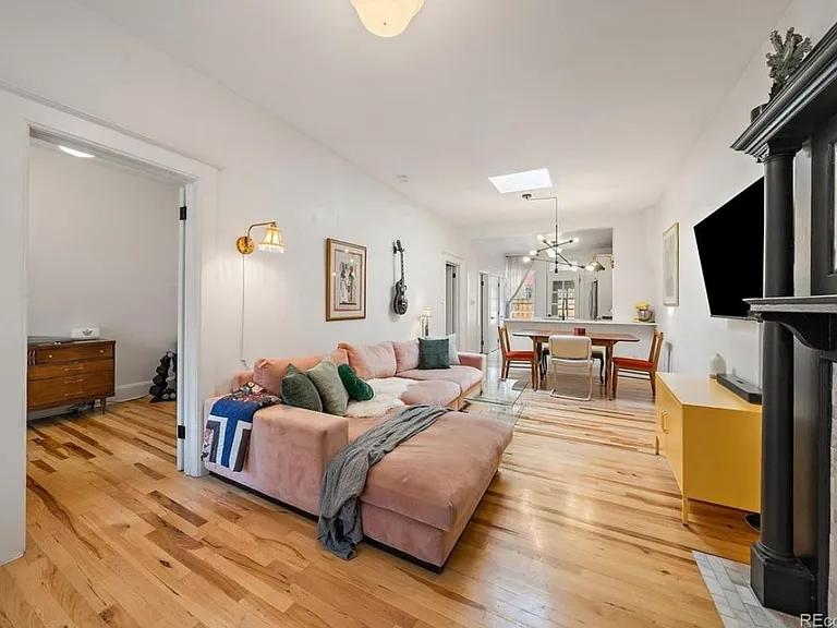 217 E Cedar Ave — Photo 2