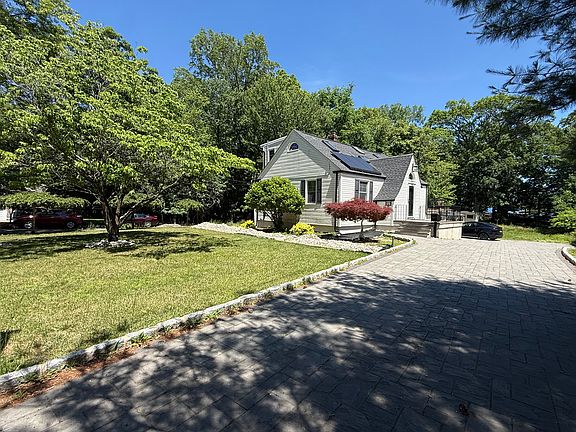 2nd image of 252 E Crescent Ave