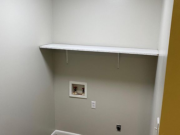 5th image of 24 Drew Ln #24