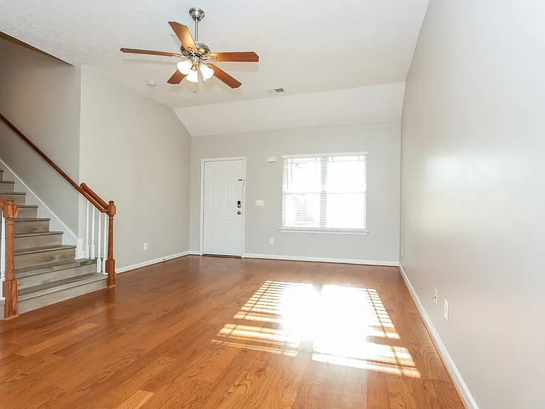 607 Rock Glen Trce — Photo 4