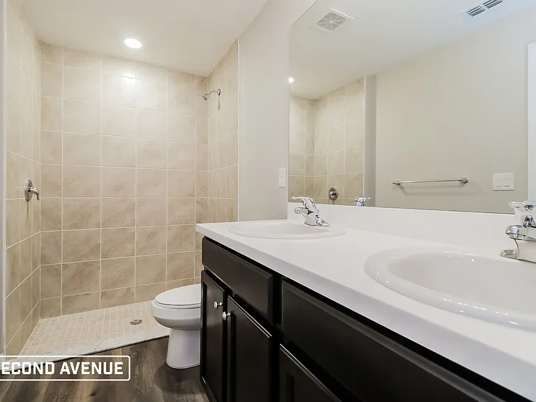 438 Reading St — Photo 14