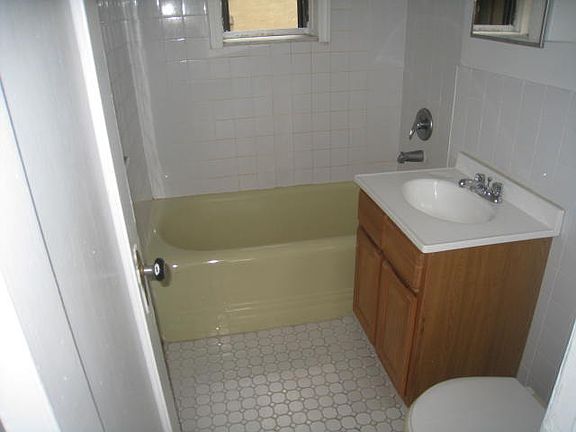 4th image of 40-67 61st St #C4