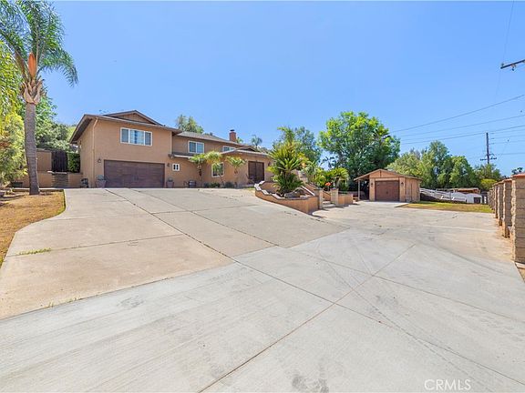 5th image of 1080 1st St