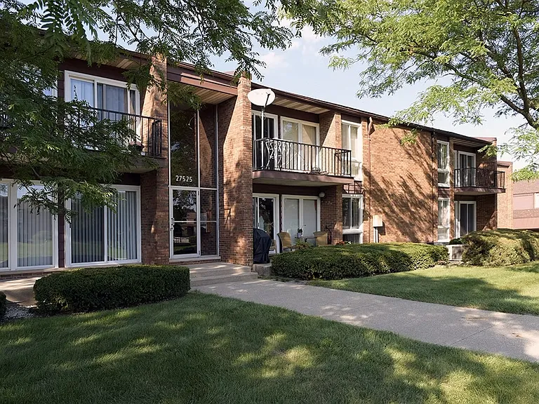 Parkview Village Apartments — Photo 19