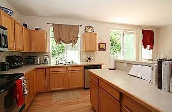 5th image of 3723 S Holly Park Dr