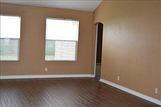 4th image of 1643 Sunview Cir