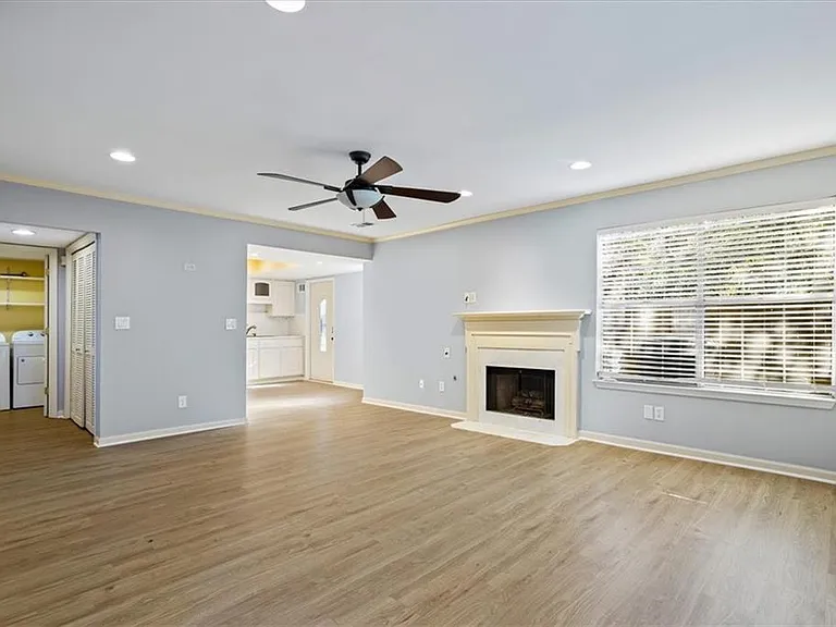 1009 Knights Bridge Ct — Photo 3