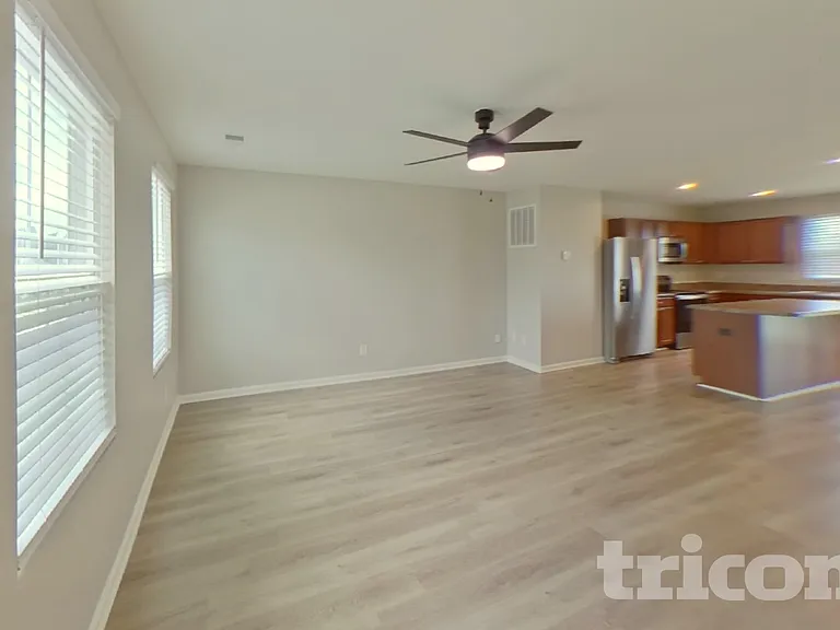 656 McCormick Ln — Photo 3