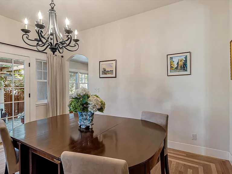 1568 Mariposa Ave — Photo 65