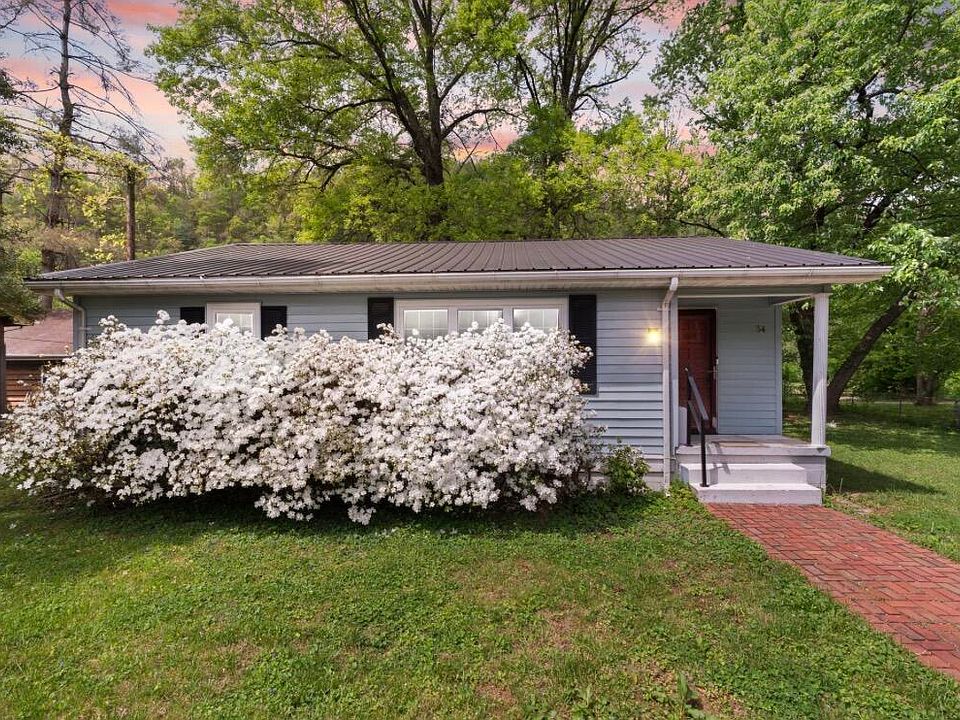 1st image of 34 Woodcrest Dr