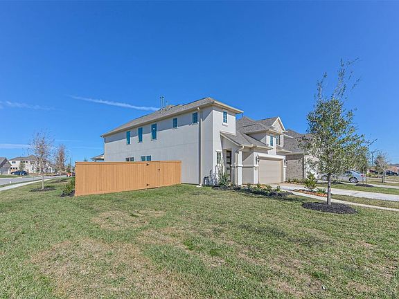 3rd image of 733 Lake Lacosta Drive