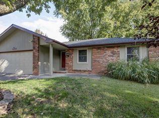 3254 S Robberson Ave, Springfield, MO 65807