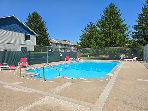 4th image of 202 Cooper Ct