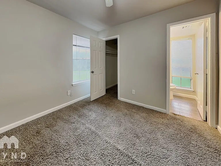 4523 Bayou Vista Dr — Photo 6
