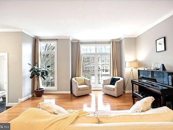5th image of 2710 Earls Ct