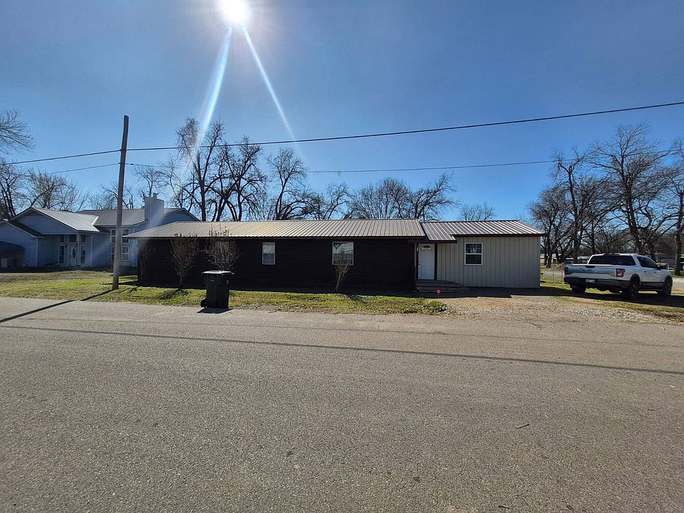 1st image of 400 E Mosely St