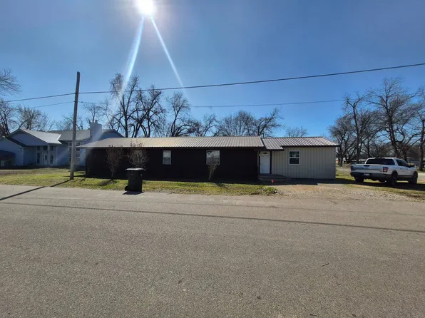 400 E Mosely St, Valliant, OK 74764