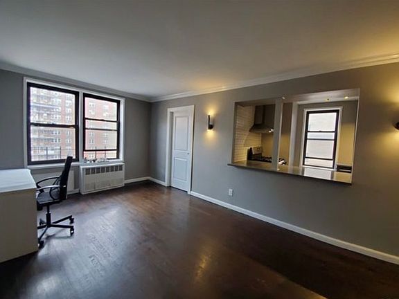 4th image of 13710 Franklin Ave #4