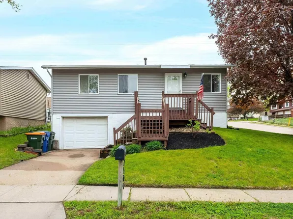 2506 W 59th St, Davenport, IA 52806