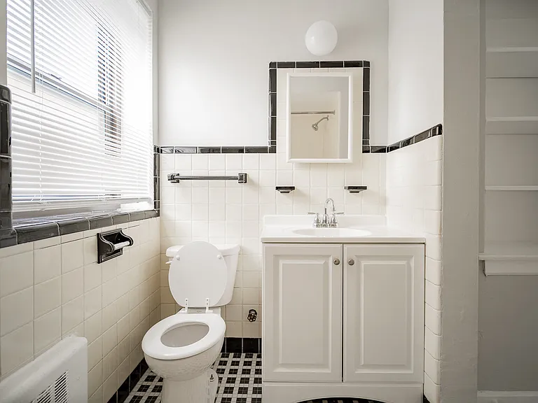 Bathroom 7347-G