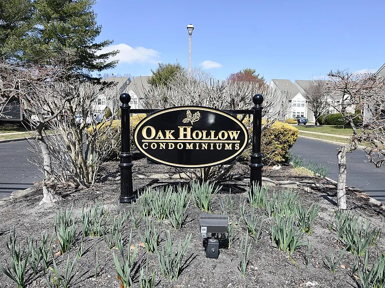 43 Chelmsford Ct — Photo 29