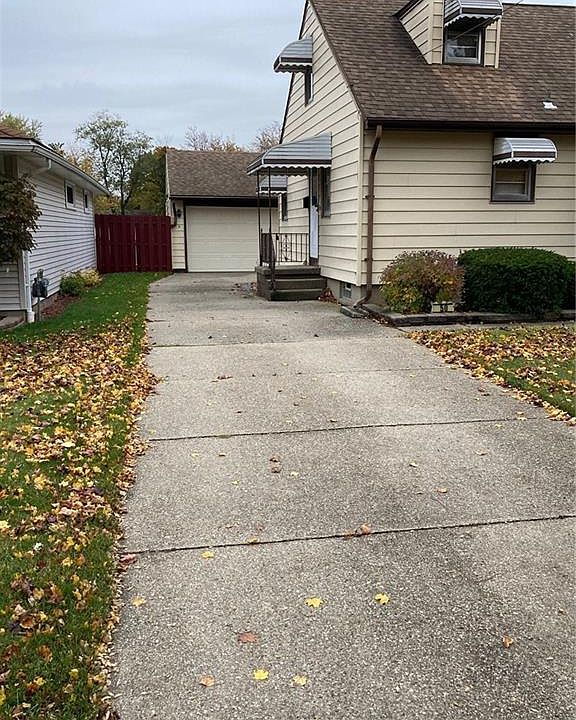 2nd image of 50 2nd Ave