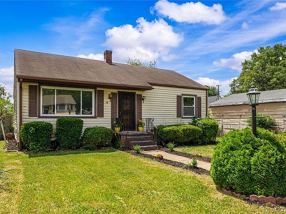 3rd image of 3152 Logandale Ave