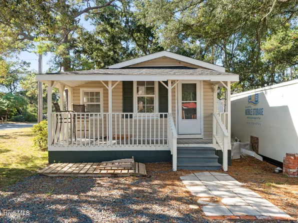 1101 N Caswell Avenue, Southport, NC 28461