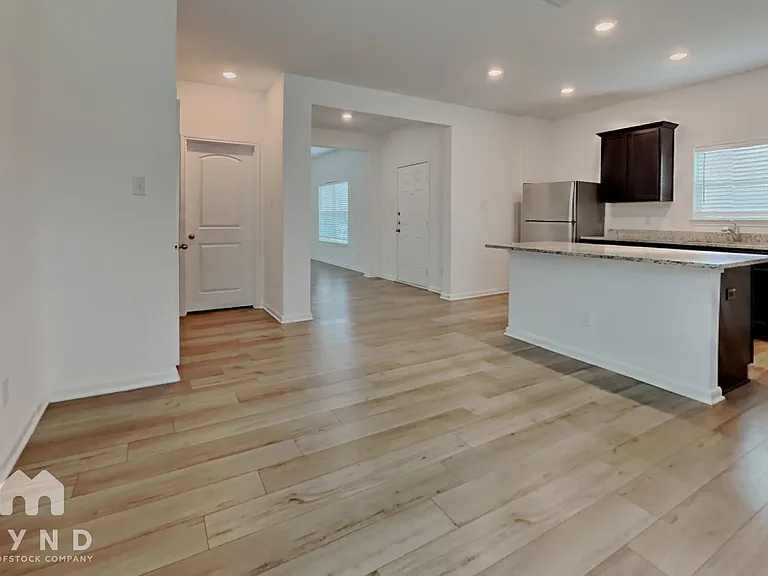 6112 Underwood Way — Photo 3