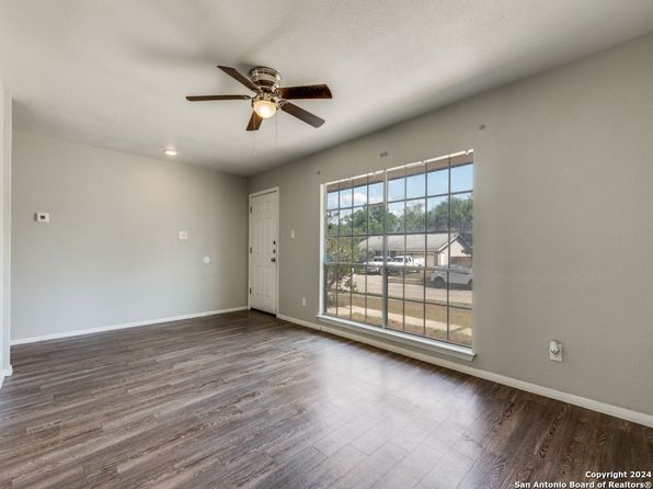 9415 Quicksilver, San Antonio, TX 78245