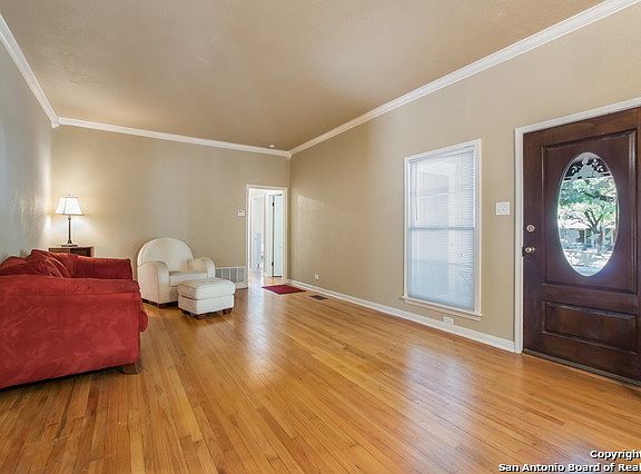5th image of 115 Robinhood Pl
