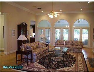 4th image of 10 Muirfield Dr
