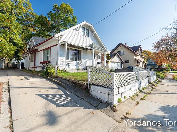 2nd image of 1742 College Ave SE