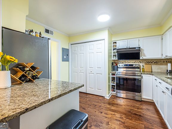 4th image of 6520 Roswell Rd Unit 73