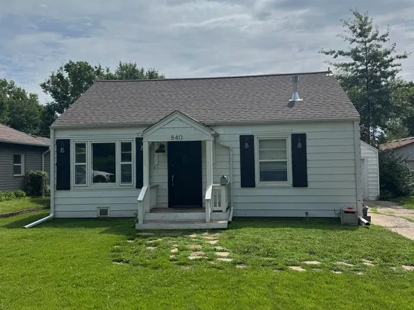 840 SW Parkview St, Topeka, KS 66606
