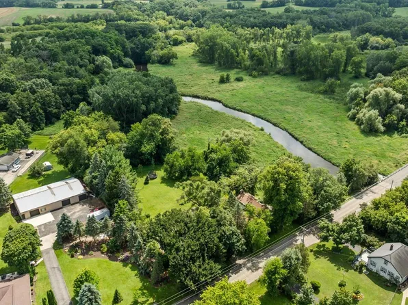 6083 Spring Valley ROAD, Burlington, WI 53105
