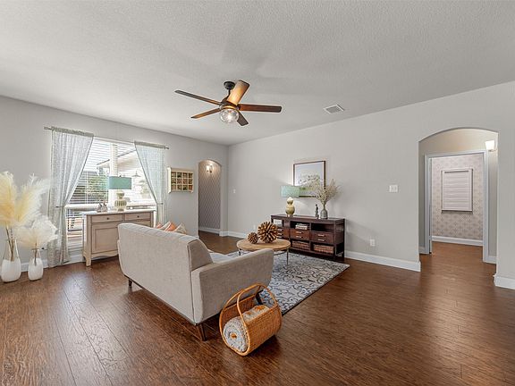 4th image of 10217 Driskill Dr